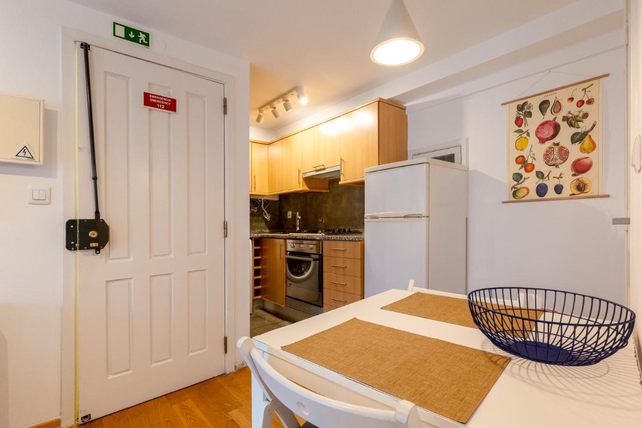 ליסבון Contemporary Apartment In Chiado 3 מראה חיצוני תמונה